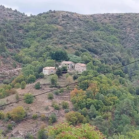 Holiday home Authentique Presbytere Pour 6 Personnes Asperjoc